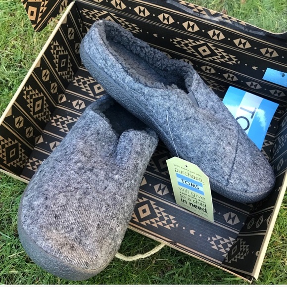 toms house slippers